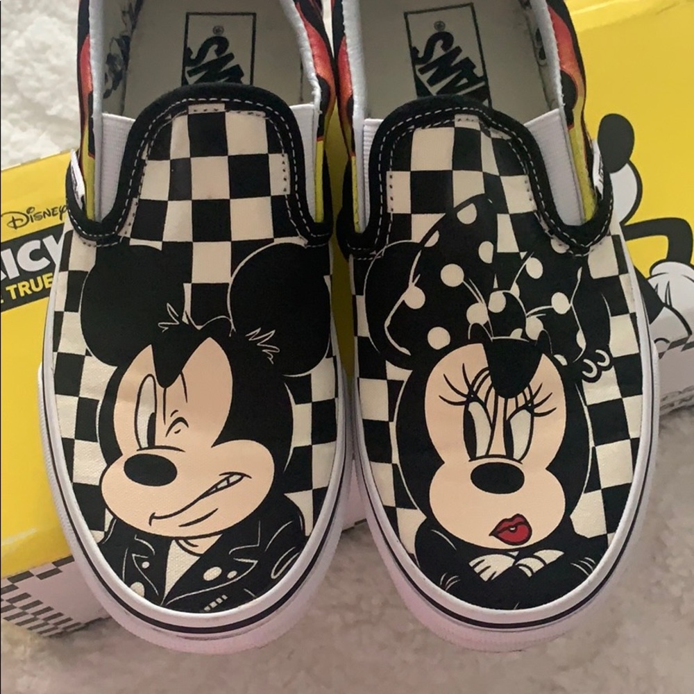 Mickey True Original class slip on Vans